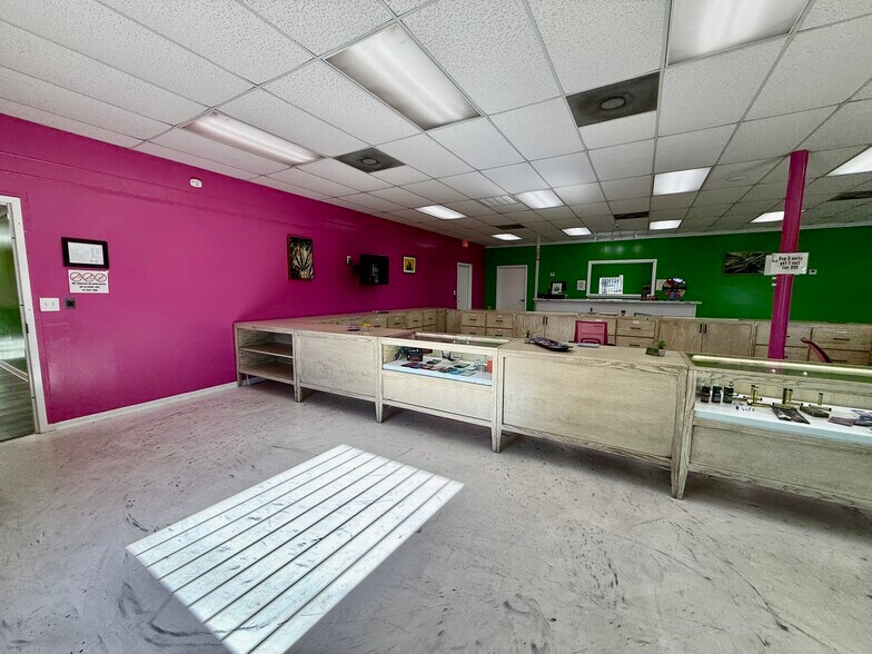 More Photos Of 2031-2033 ELLISVILLE Blvd, Laurel Flex For Sale