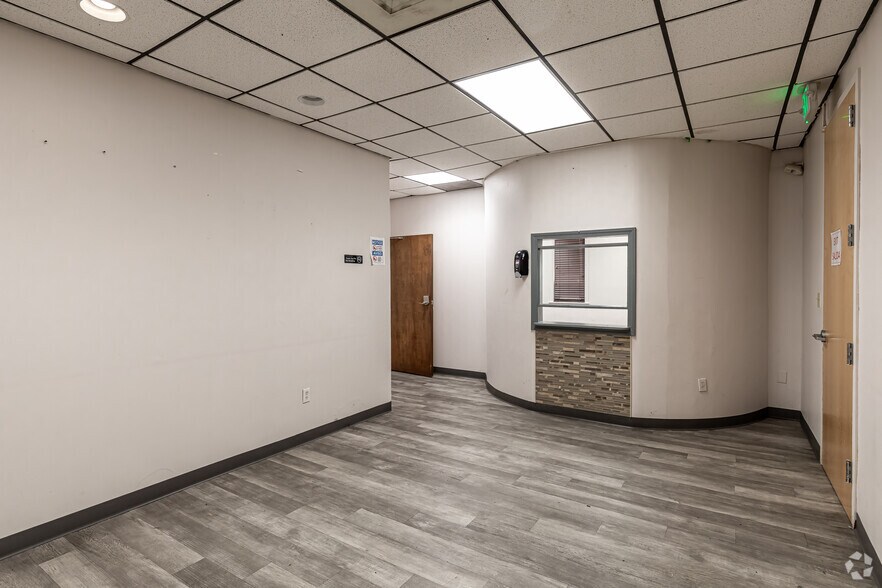More Photos Of 125 Liberty St, Springfield Medical For Lease