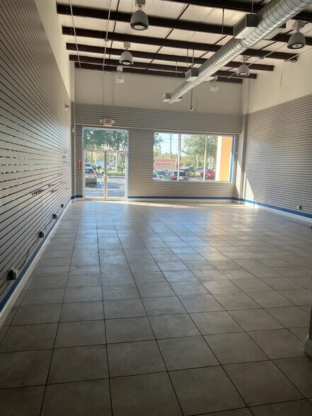 More Photos Of 13401 Blue Heron Beach Dr, Orlando Freestanding For Lease