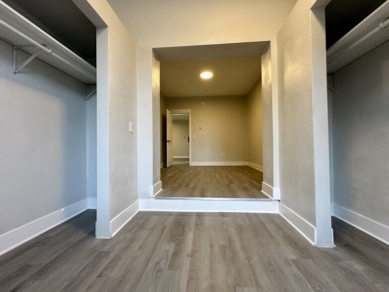 More Photos Of 1336-1344 Portage St, Kalamazoo Apartments For Sale