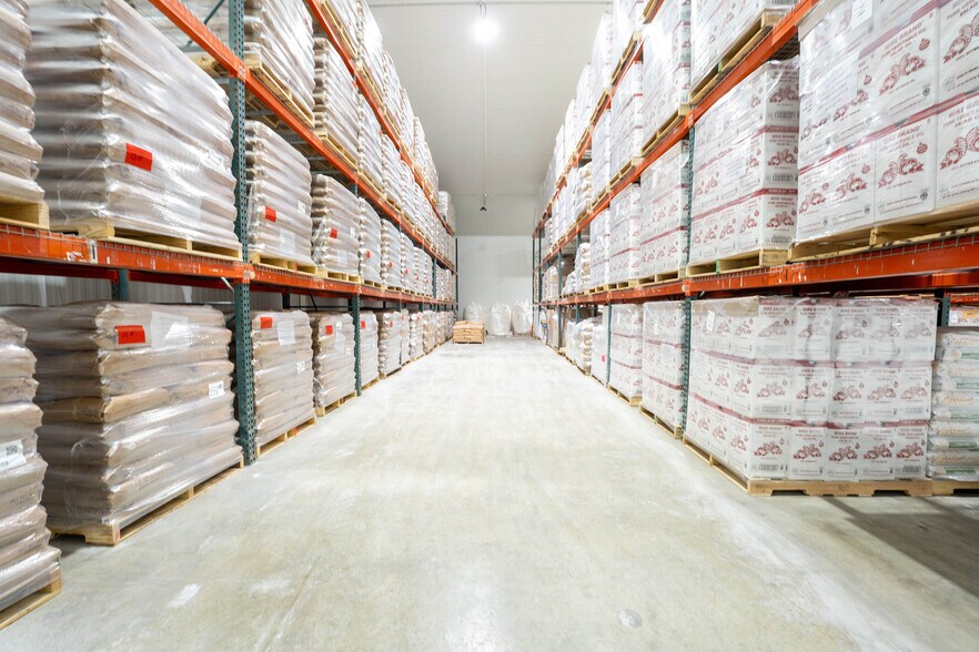 More Photos Of 225 Lawton Ave, Hereford Manufacturing For Sale