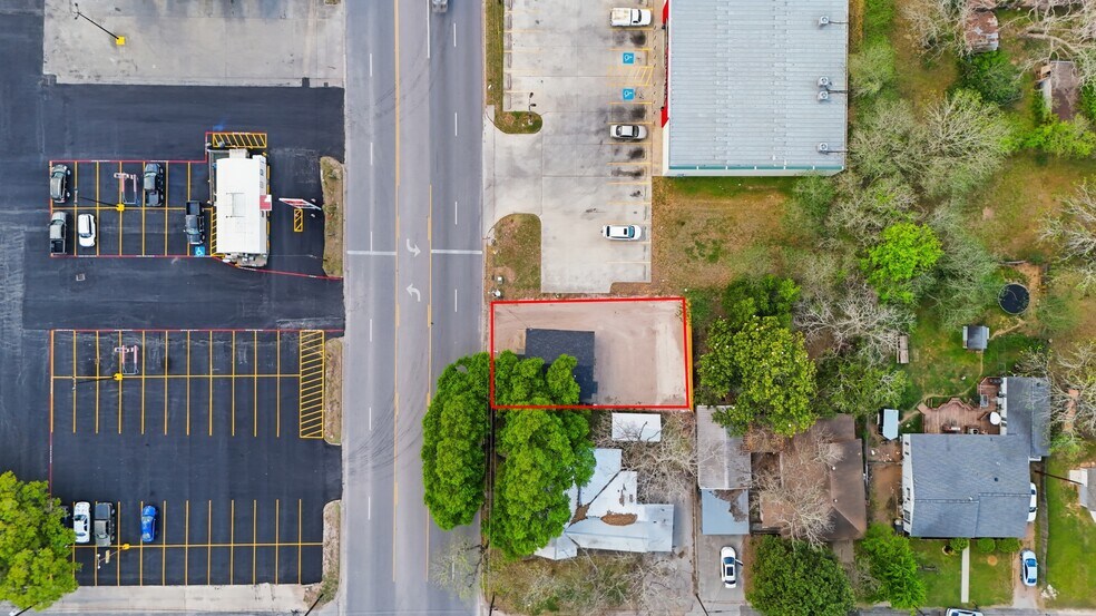 More Photos Of 1410 Fannin St, Columbus Office For Sale