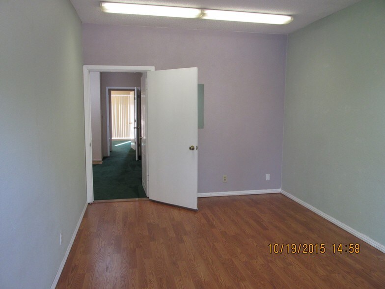 More Photos Of 6617 Madison Ave, Carmichael Office For Lease