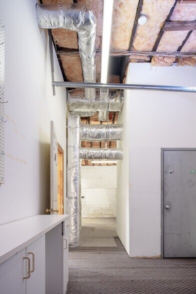 More Photos Of 50 East St, Franklin Loft Creative Space For Sale