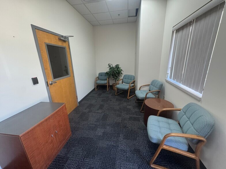 More Photos Of 796 N Sunnyside Rd, Decatur Office For Lease