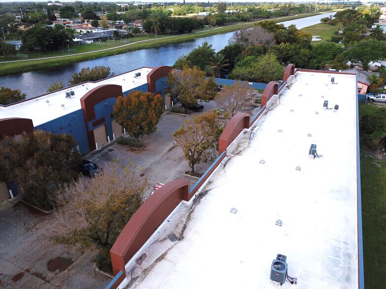 More Photos Of 20200 NW 2nd Ave, Miami Industrial For Sale