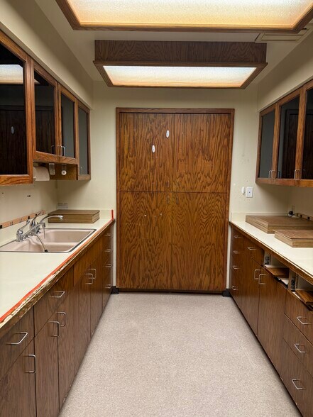 More Photos Of 100 Horseshoe Lane, Weaverville Medical For Lease