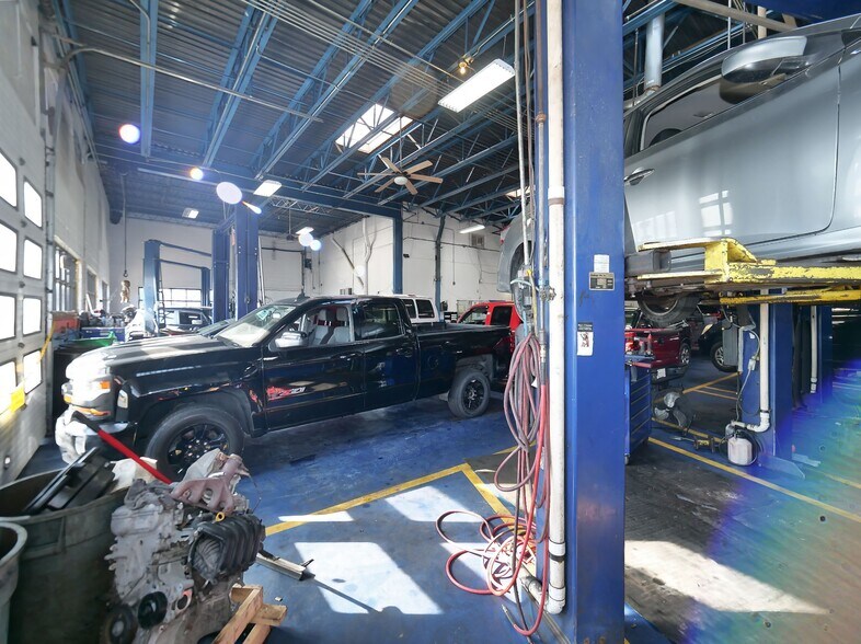 More Photos Of 5000 W Cermak Rd, Cicero Auto Repair For Sale