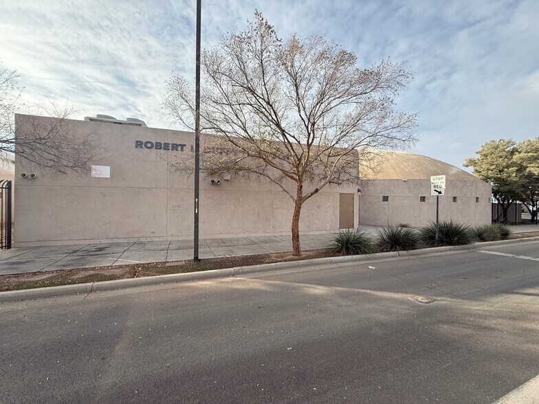 More Photos Of 2550 E Jefferson St, Phoenix Schools For Sale