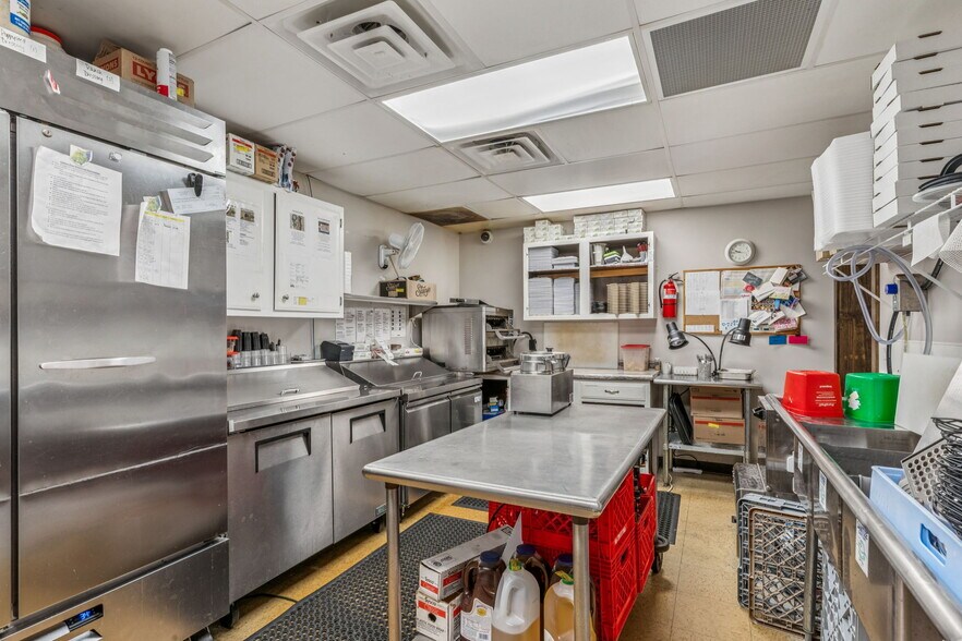 More Photos Of 1720 North Ridge Rd, Findlay General Retail For Sale