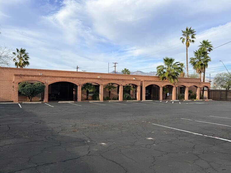 More Photos Of 3045 N 1st Ave, Tucson Office For Sale