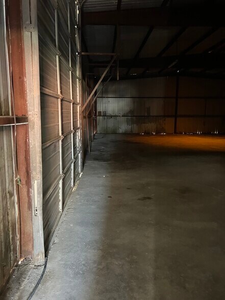 More Photos Of 302 Charlton St, Galena Park Warehouse For Sale