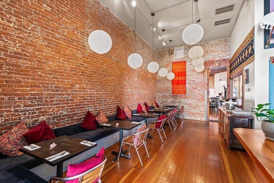 More Photos Of 145 E Main St, Ashland Restaurant For Sale