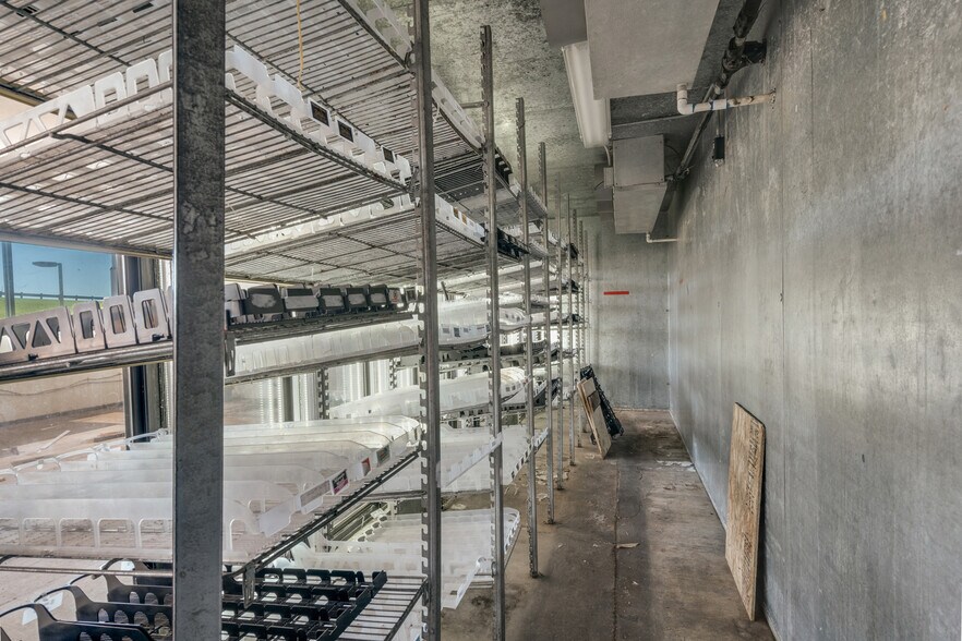 More Photos Of 1136 Central Fwy, Wichita Falls Service Station For Sale