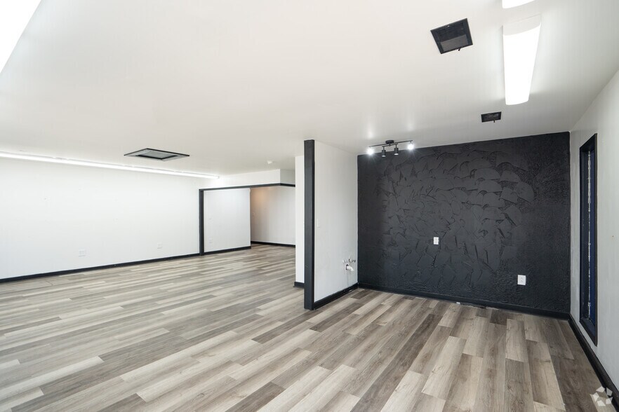 More Photos Of 1515 Huffman Rd, Center Point Unknown For Lease