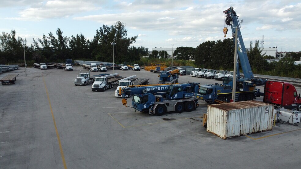 More Photos Of 8191 NW 84th St, Medley Land For Lease