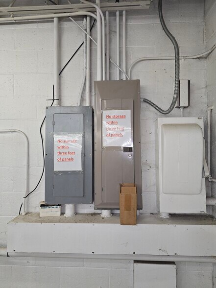 More Photos Of 8342 Airport Hwy, Holland Warehouse For Sale