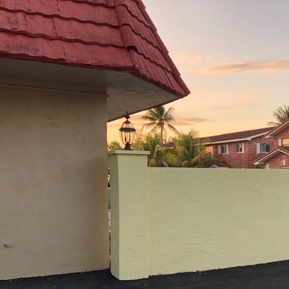 More Photos Of 9615-9619 W Sample Rd, Coral Springs Freestanding For Lease