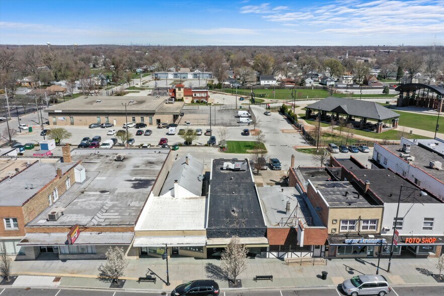 More Photos Of 3322 Ridge Rd, Lansing Storefront For Lease