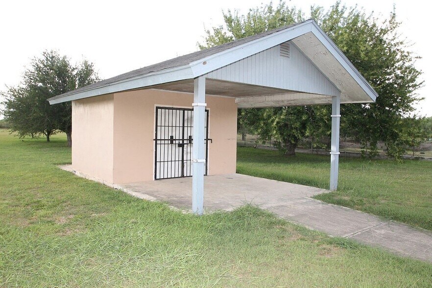 More Photos Of 5446 N FM 493, Donna Office For Sale