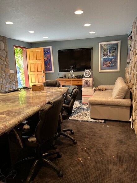 More Photos Of 137 Mt Rose St, Reno Office Residential For Lease