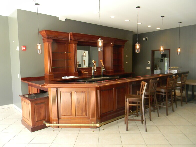 More Photos Of 195 Russell St, Hadley Medical For Lease