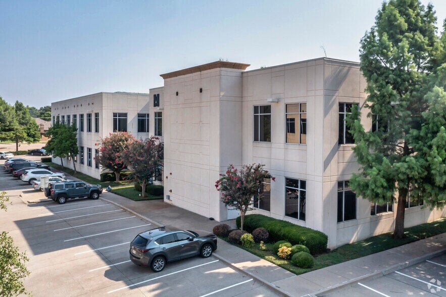 More Photos Of 4108 W 15th St, Plano Office For Sale