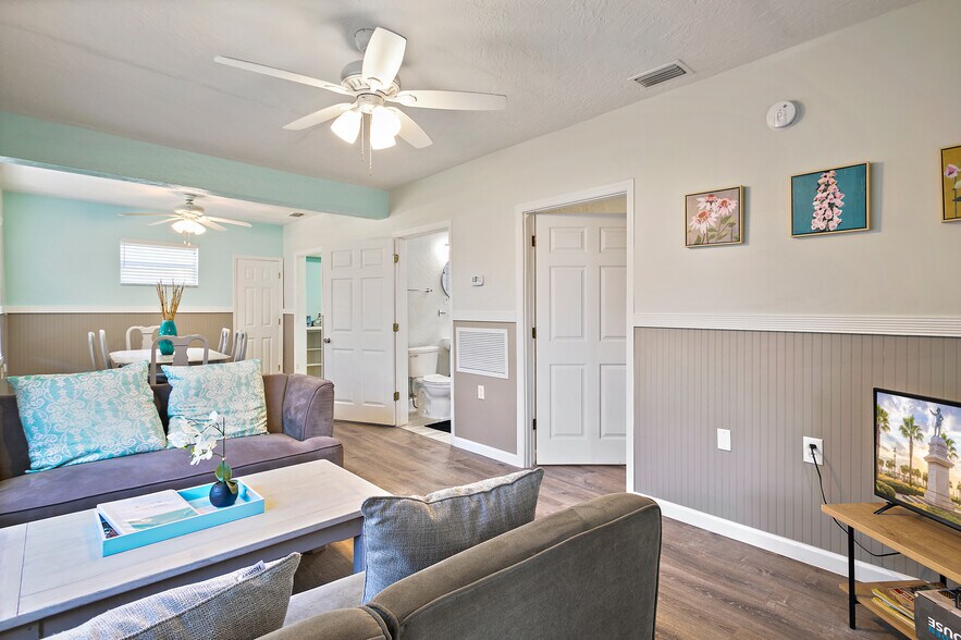 More Photos Of 56 Grove Ave, Saint Augustine Restaurant For Sale