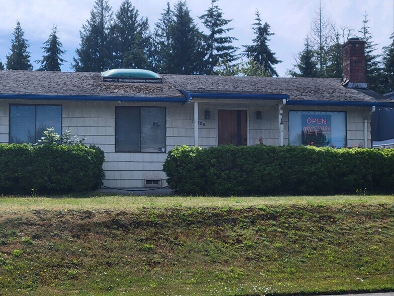 More Photos Of 11608 Airport Rd, Everett Office For Sale