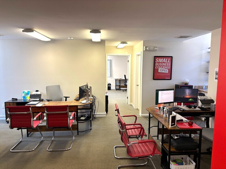 More Photos Of 1369 Southford Rd, Southbury General Retail For Sale
