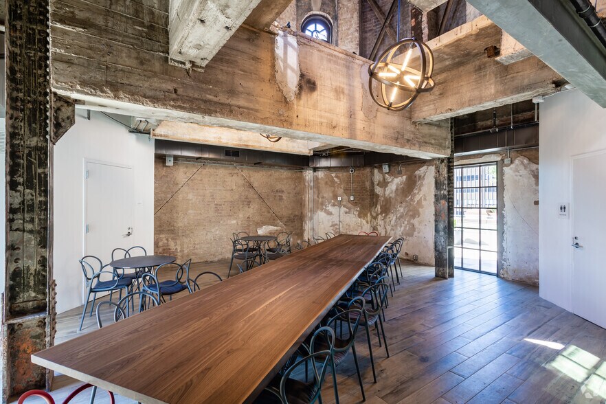 More Photos Of 1309 Main St, Dallas Multifamily For Sale