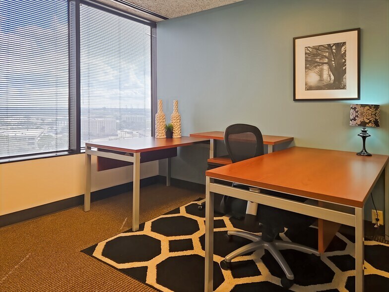 More Photos Of 363 N Sam Houston Pky E, Houston Coworking Space