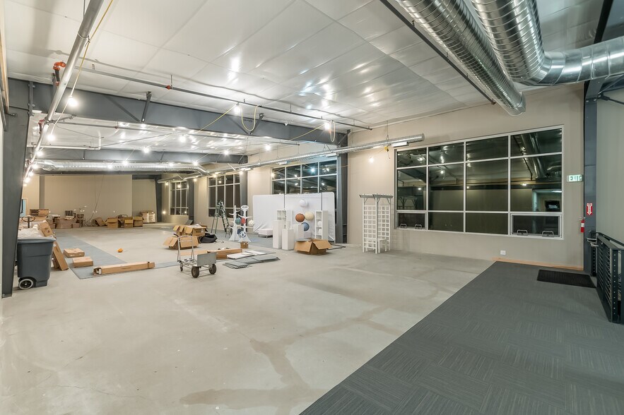 More Photos Of 913 Squalicum Way, Bellingham Distribution For Lease