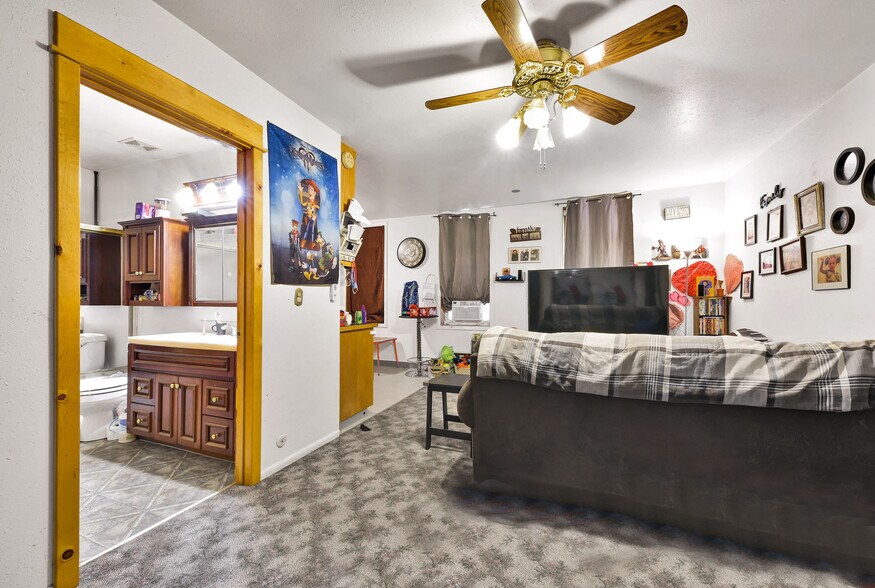 More Photos Of 16 N Main St, Payette Storefront Retail Residential For Sale