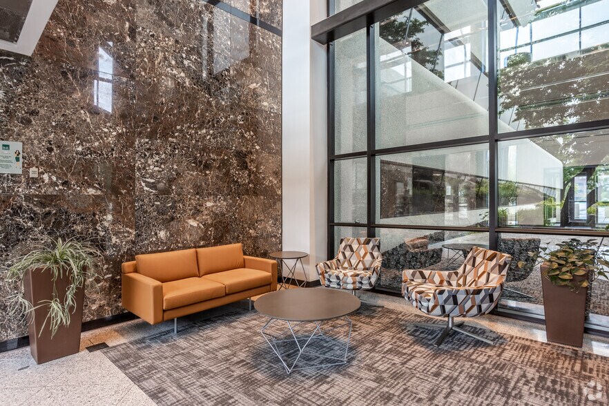 More Photos Of 4350 Westown Pky, West Des Moines Office For Lease