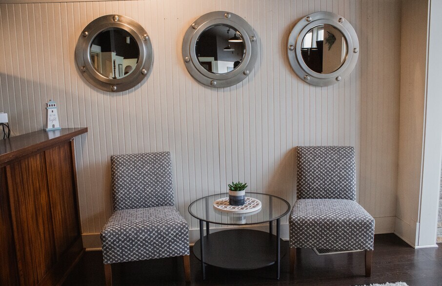 More Photos Of 19089 Jensen Way, Poulsbo Office For Sale