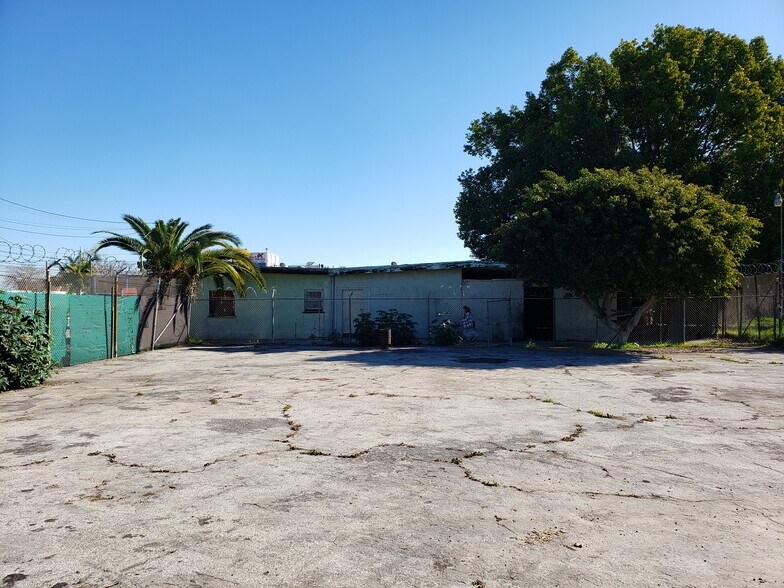 More Photos Of 11600 Artesia Blvd, Artesia Storefront For Sale