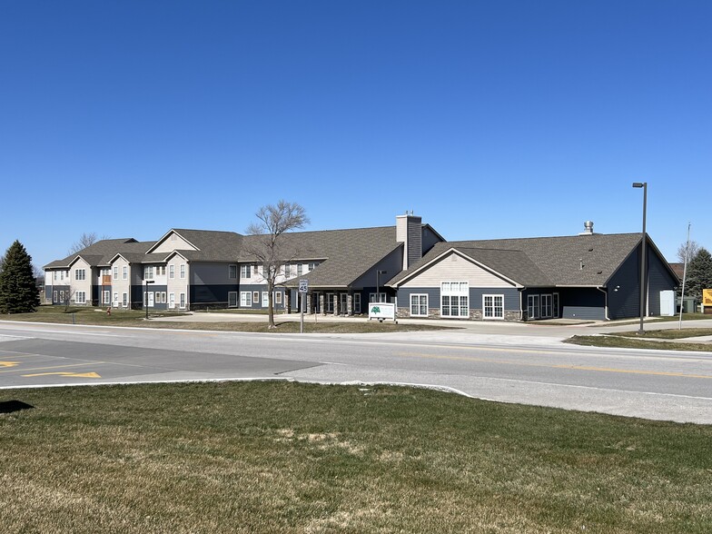 Primary Photo Of 908 N US Highway 69, Huxley Apartments For Sale