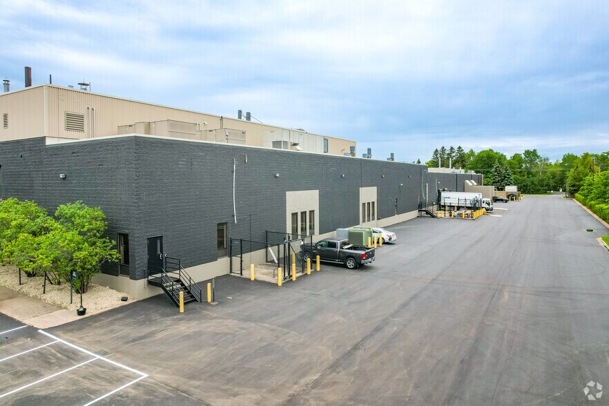 1185 Willow Lake Blvd, Vadnais Heights, MN 55110 Industrial For Lease