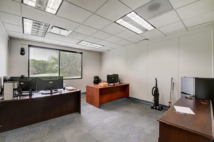 More Photos Of 9635 Southern Pine Blvd, Charlotte Coworking Space