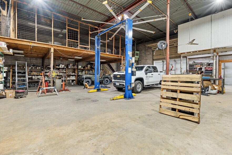 More Photos Of 2238 NW Loop 410 Fwy, San Antonio Auto Repair For Sale