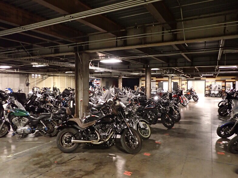 More Photos Of 555 S Geneva Rd, Lindon Freestanding For Sale