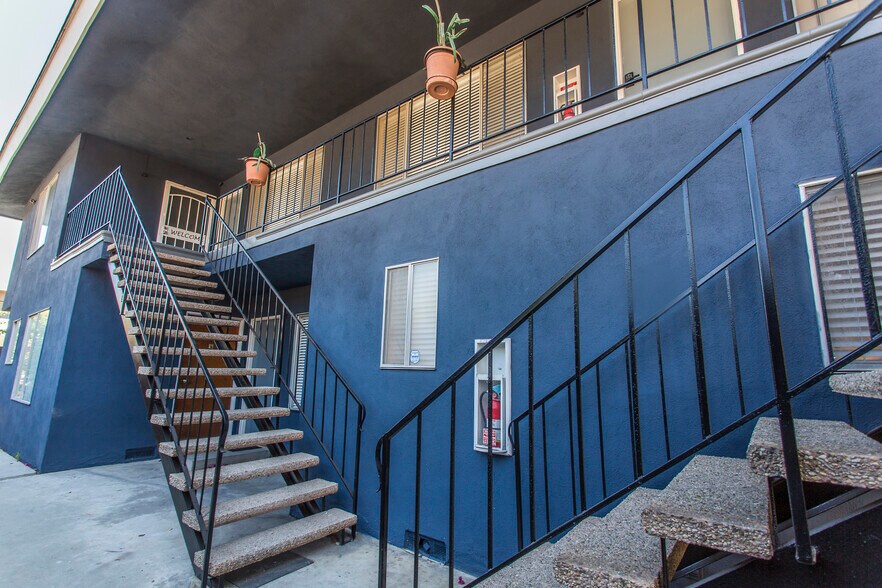More Photos Of 12128 Ramona Ave, Hawthorne Apartments For Sale