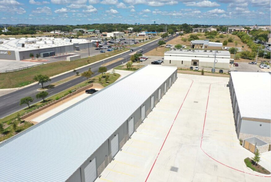 More Photos Of 1740 Universal City Blvd, Universal City Unknown For Lease