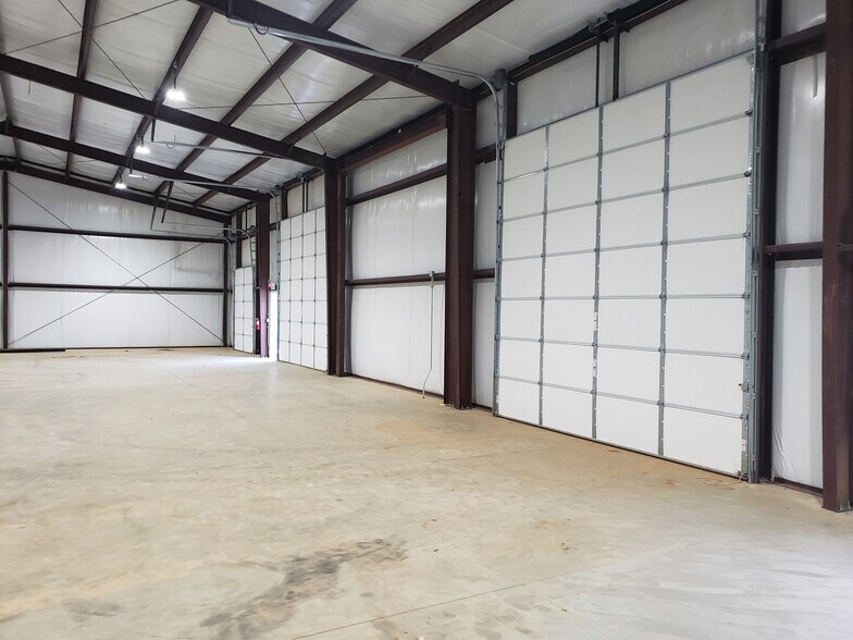More Photos Of 2581 E Phillips Rd, Greer Warehouse For Lease
