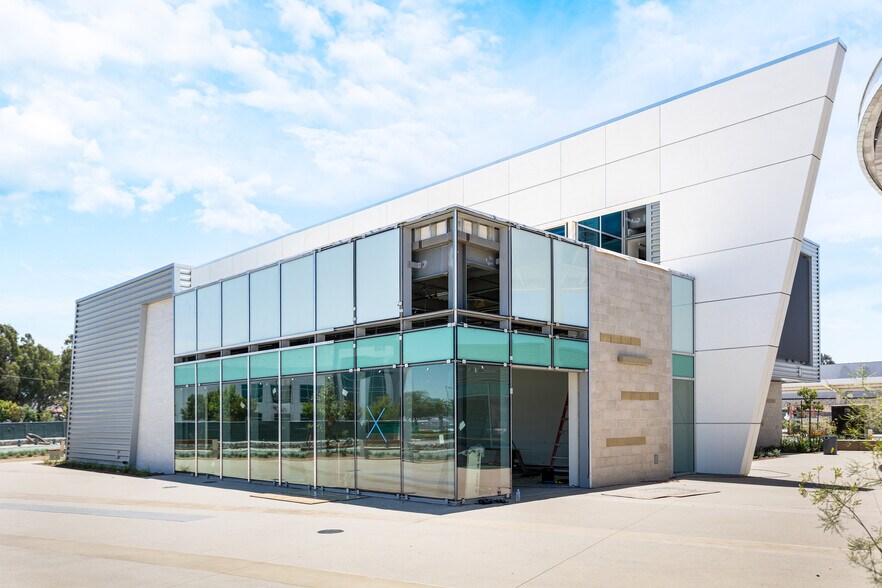 More Photos Of 465 Crenshaw Blvd, Torrance Restaurant For Lease