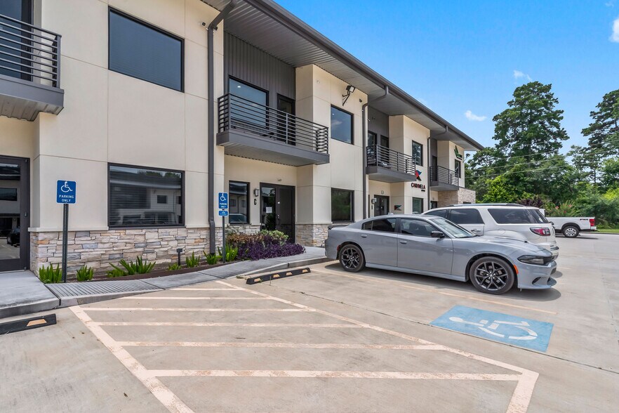 More Photos Of 1330 Rayford Park Rd, Spring Loft Creative Space For Lease