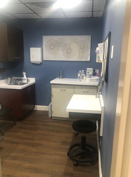 More Photos Of 20 Hospital Dr, Toms River Medical For Lease