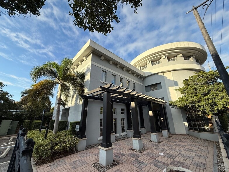 More Photos Of 2330 W Horatio St, Tampa Medical For Lease