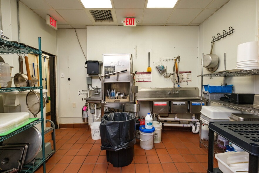 More Photos Of 1007 S Main St, Harrisonburg Restaurant For Lease